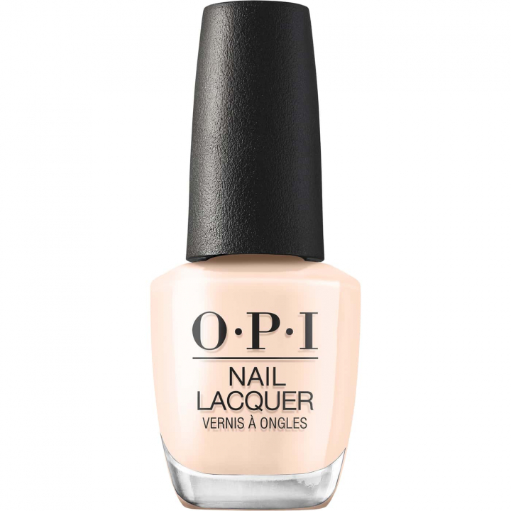 Ljus beige nude med skir glans och diskret elegans opi most requested throw me a wink nagellack i ljus beige nude med varm underton och skir, mjukt glansig finish på nageln