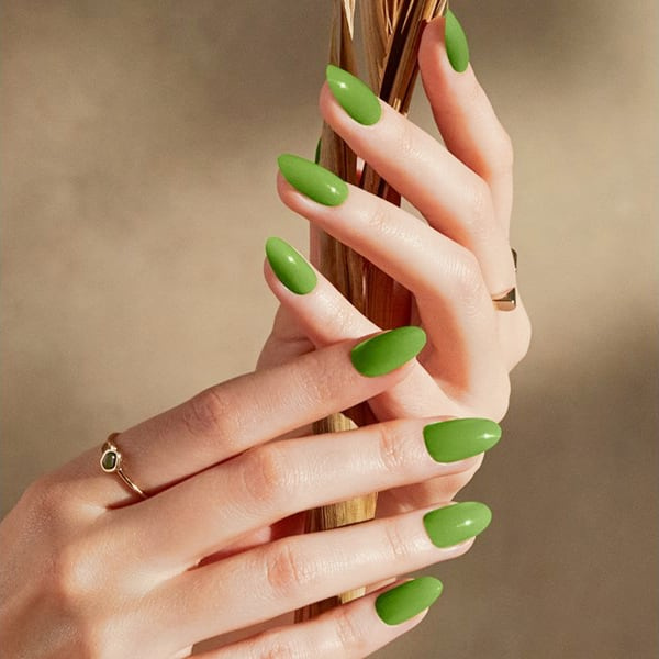 CND Vinylux Nr:363 Crisp Green