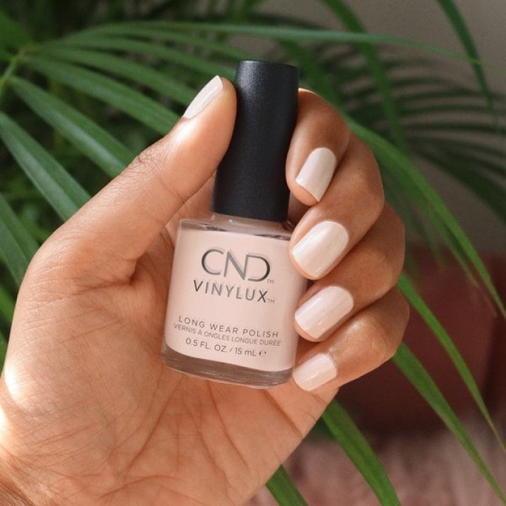 CND Vinylux Nr371 Mover & Shaker