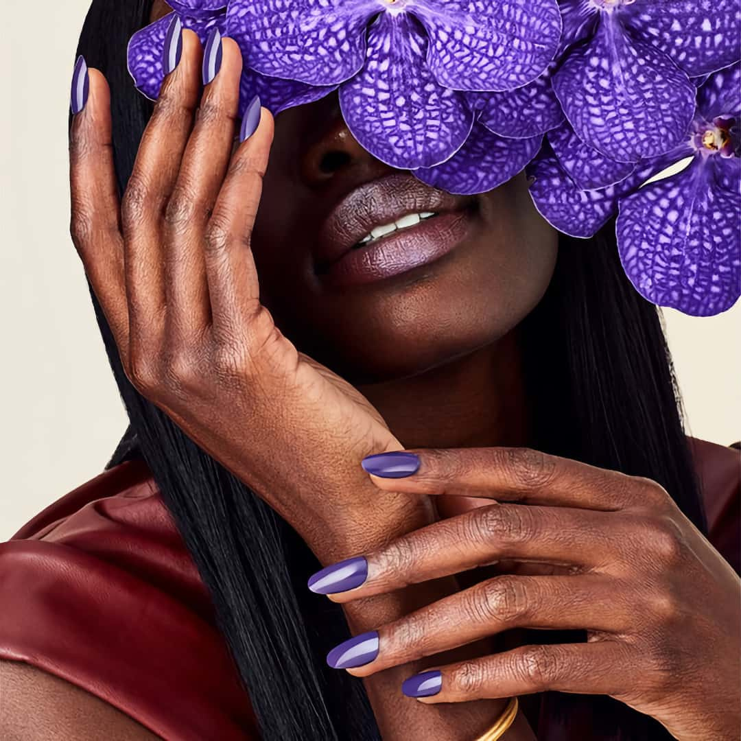 CND Vinylux Nr:410 Absolutely Radishing