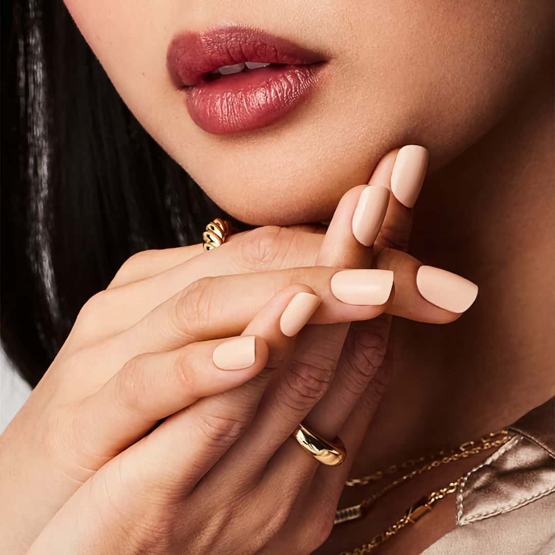 CND Vinylux Nr:413 Cuddle Up