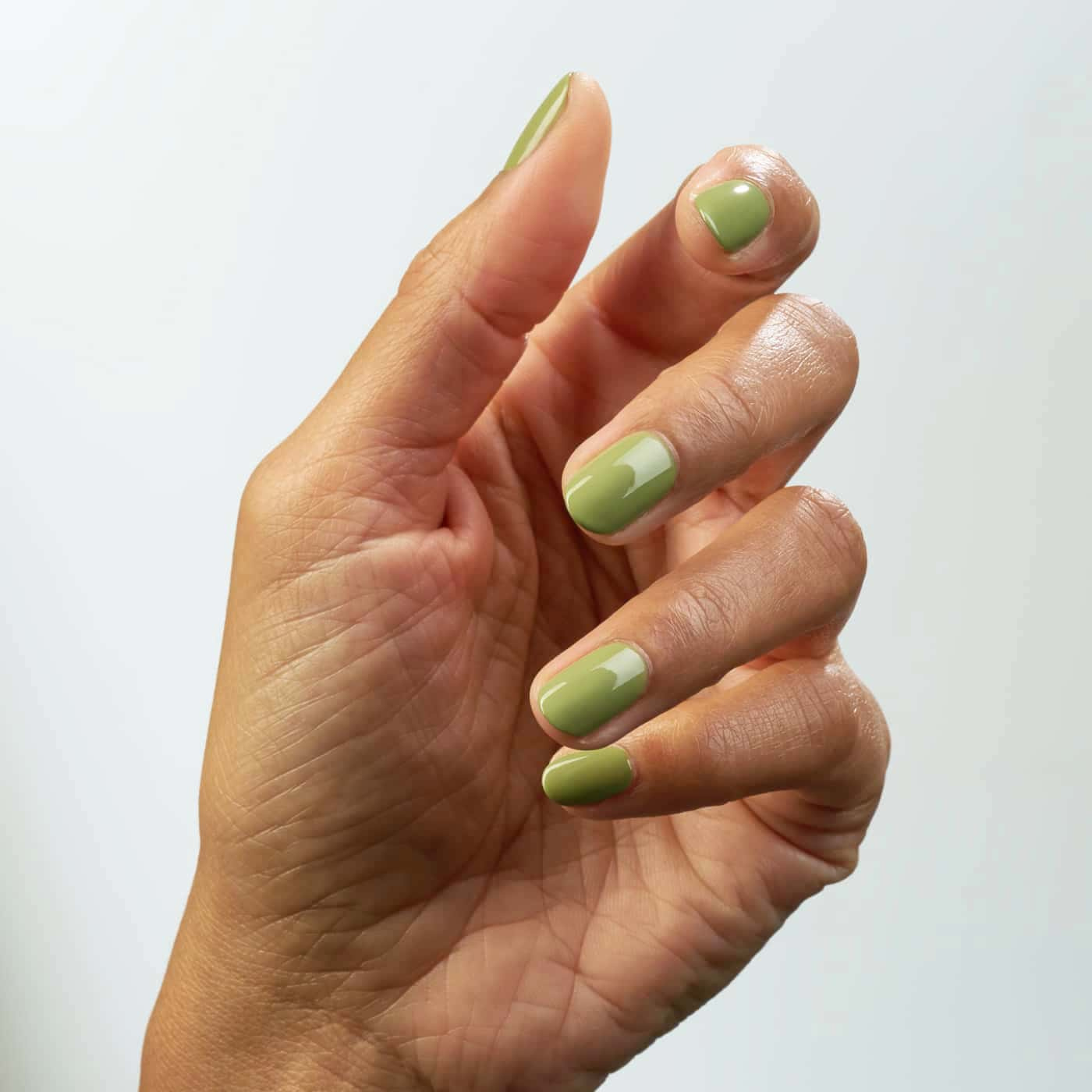 CND Vinylux Plantbound Nr 477 – Salviagrönt nagellack med cremefinish för en naturligt harmonisk look