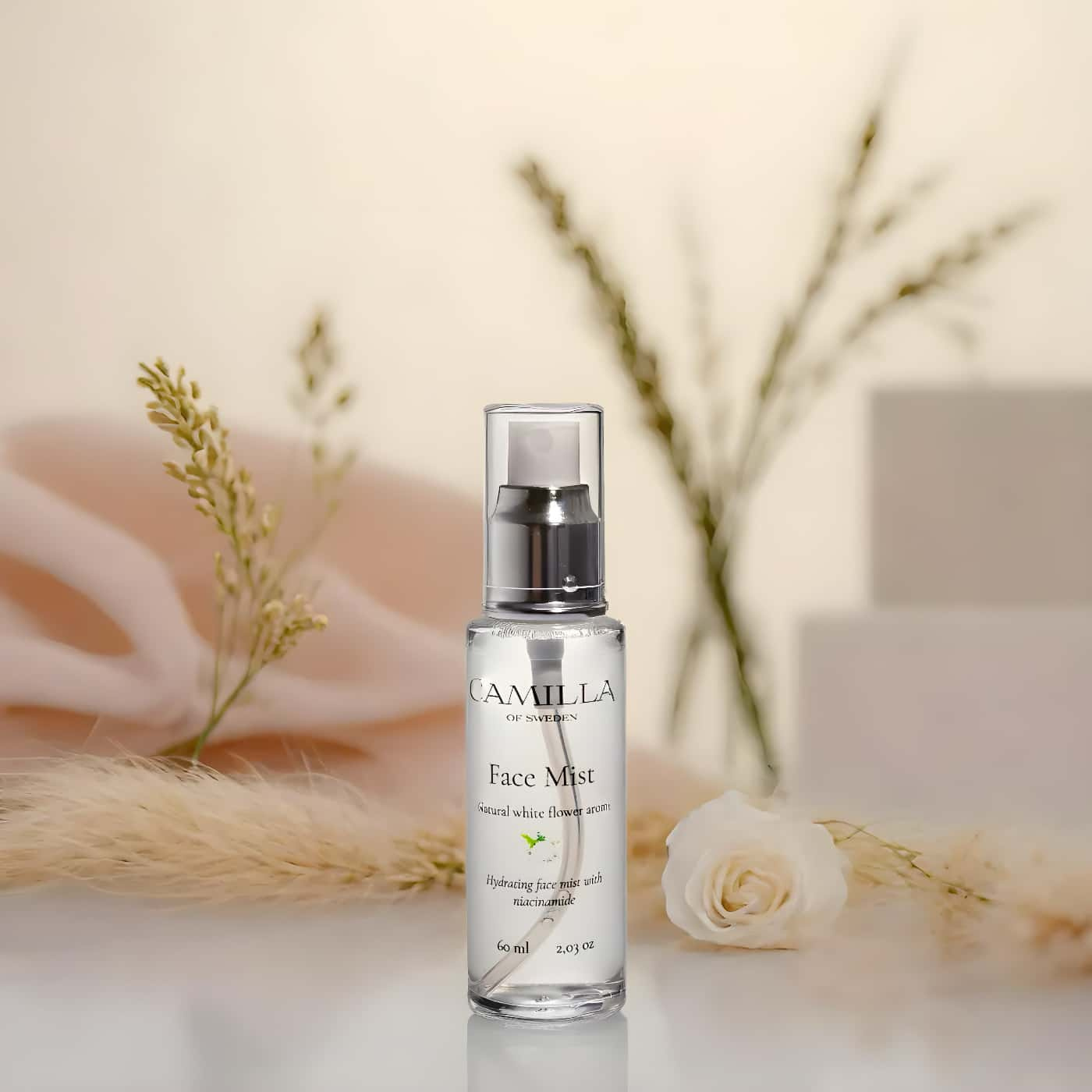 Camilla of Sweden Face Mist – Återfuktande ansiktsmist med niacinamid som skyddar mot blått ljus