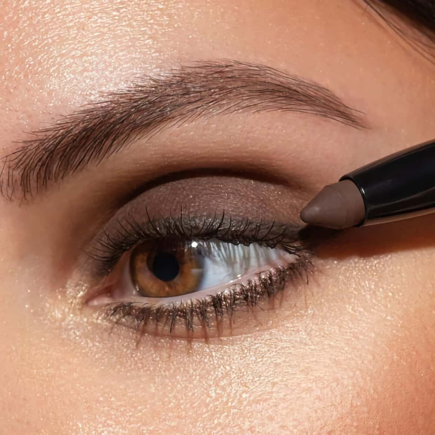 High Performance Eyeshadow Stylo 19 - Mörkbrun ögonskugga - Krämig & vattenfast formula - Lång hållbarhet