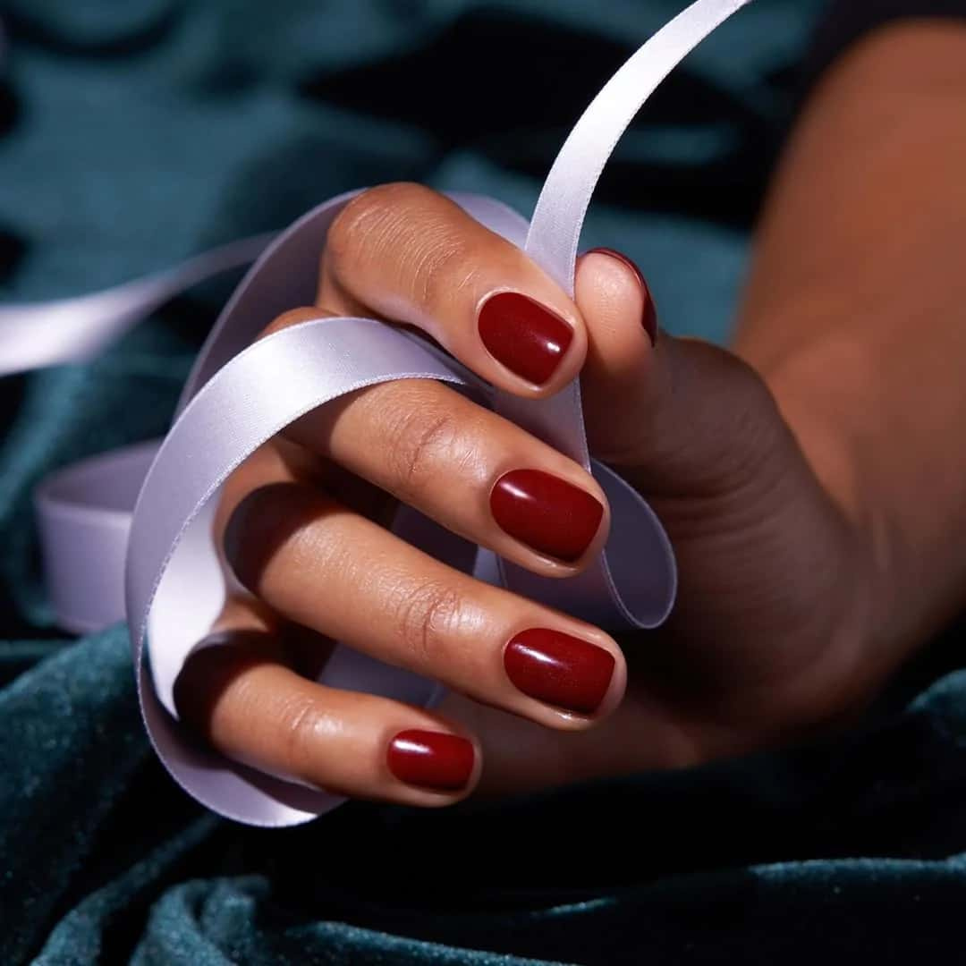 CND Vinylux Nr:106 Bloodline