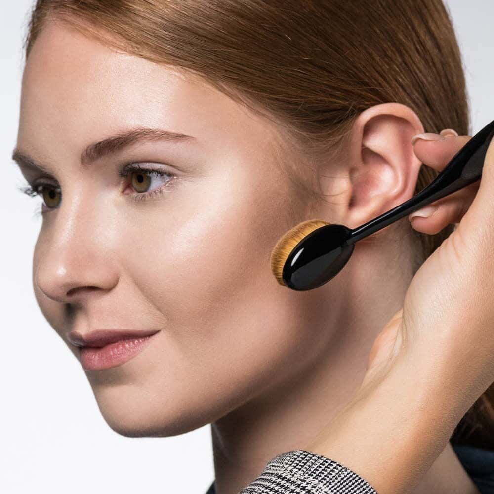 Artdeco Medium Oval Brush Premium Quality