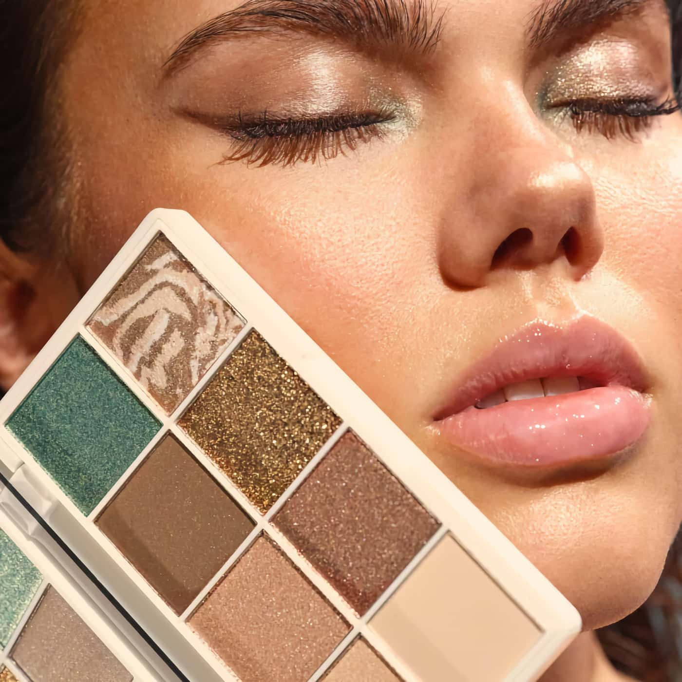 Artdeco Eyelights Palette Summer in Style | Somrig ögonskuggspalett | 8 nyanser | Grönt | Guld | Neutrala toner