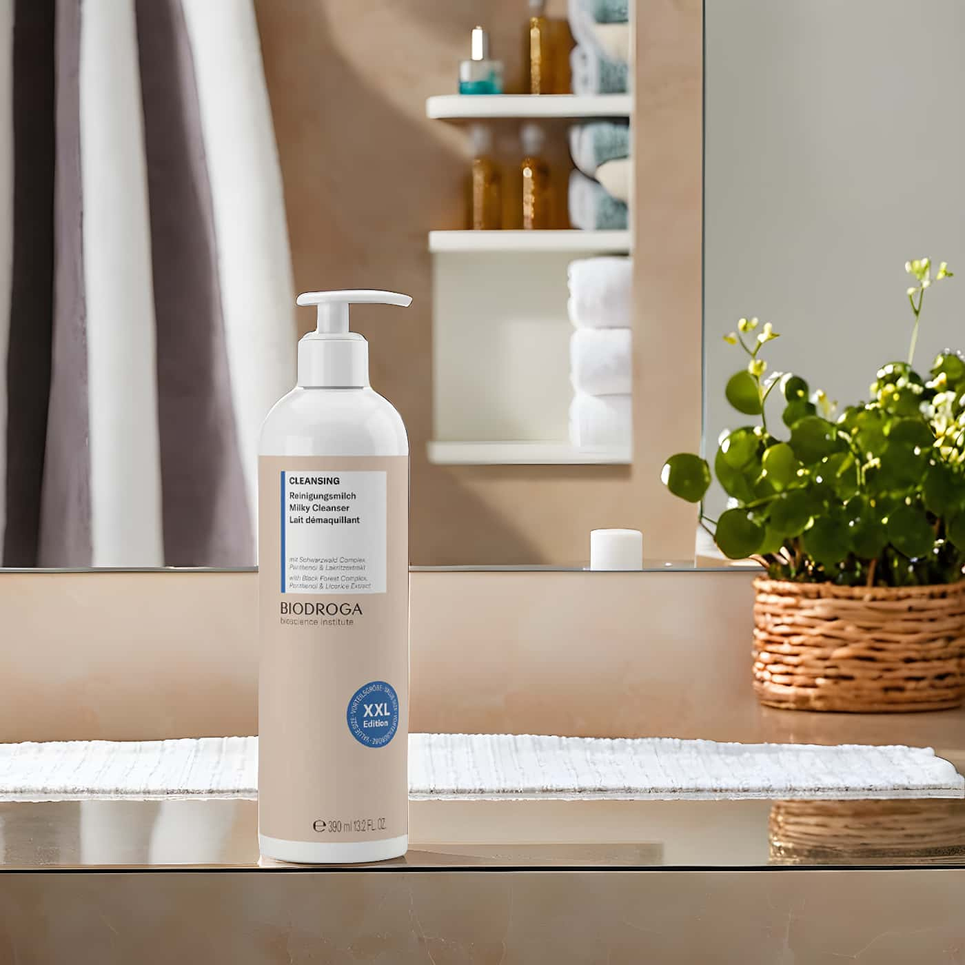 Biodroga Milky Cleanser XXL | Ansiktsrengöring med panthenol och lakritsrot | För torr och känslig hud