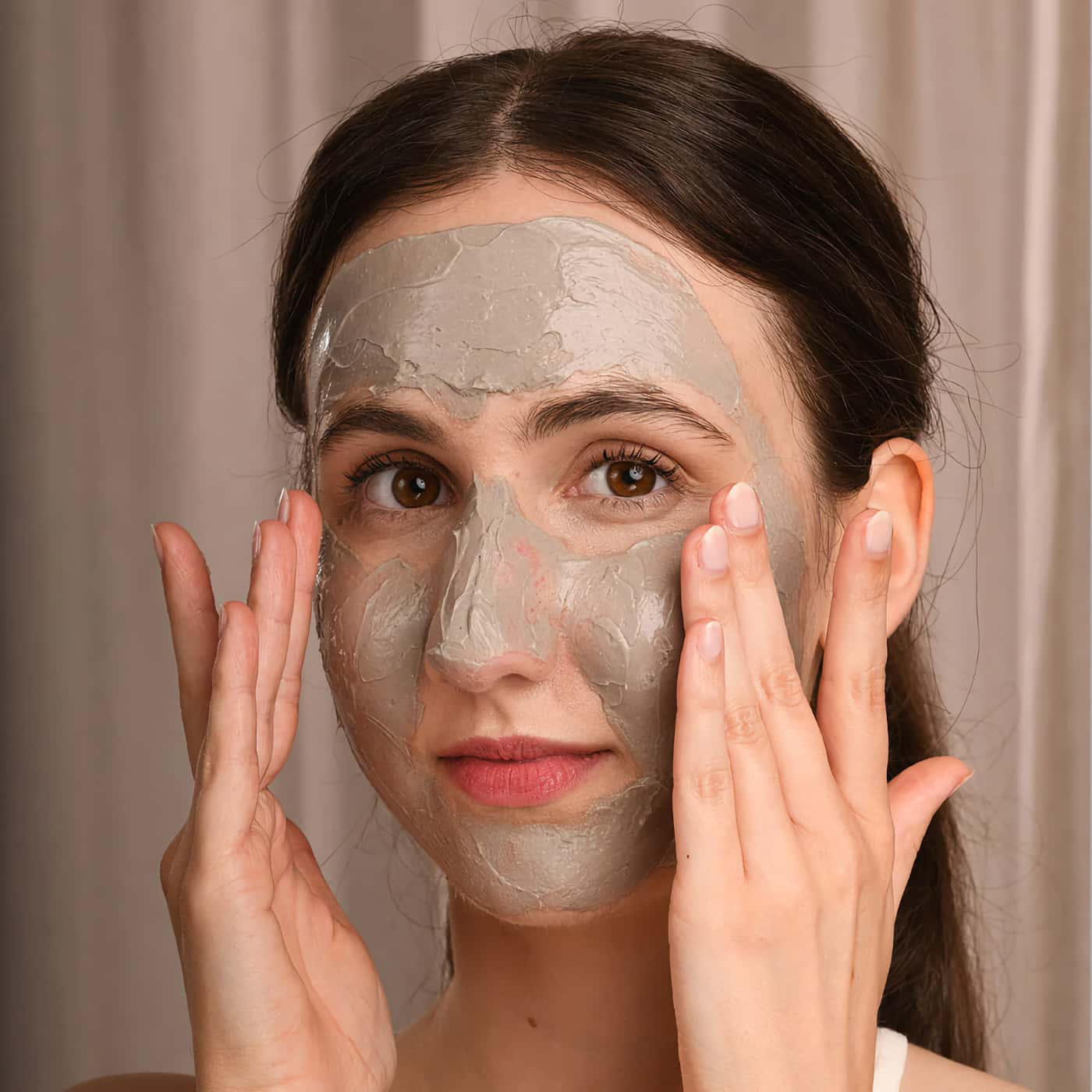 Biodroga Down To Earth Phyto Healing Moor Peeling Mask – Vegansk och ekologisk 2-i-1-mask som exfolierar och vårdar huden