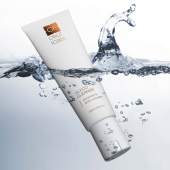 Kalahari Glyco Cleanser – Mild exfoliering för huden Kalahari CF Ceuticals Glyco Cleanser – Rengöring med AHA och BHA för klar och strålande hud – Passar alla hudtyper