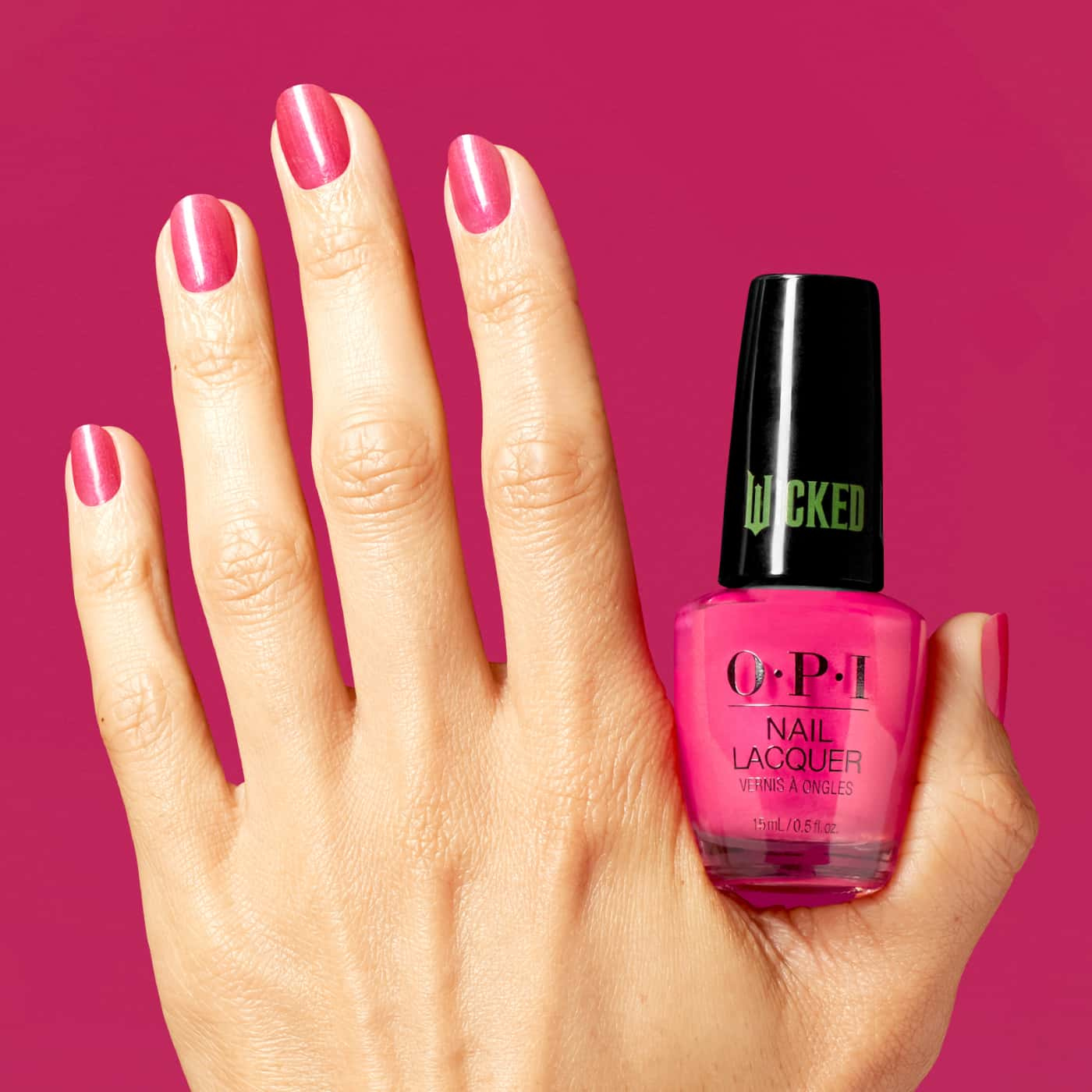 OPI Wicked Glinda the Good! - rosa-fuchsia skimrande nyans, perfekt för att skapa en livlig och glamorös manikyr