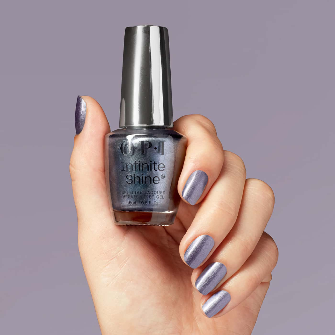 Nagellack i metallisk grålila nyans med subtilt skimmer – OPI Infinite Shine Funmetal, för en futuristisk och sofistikerad look.