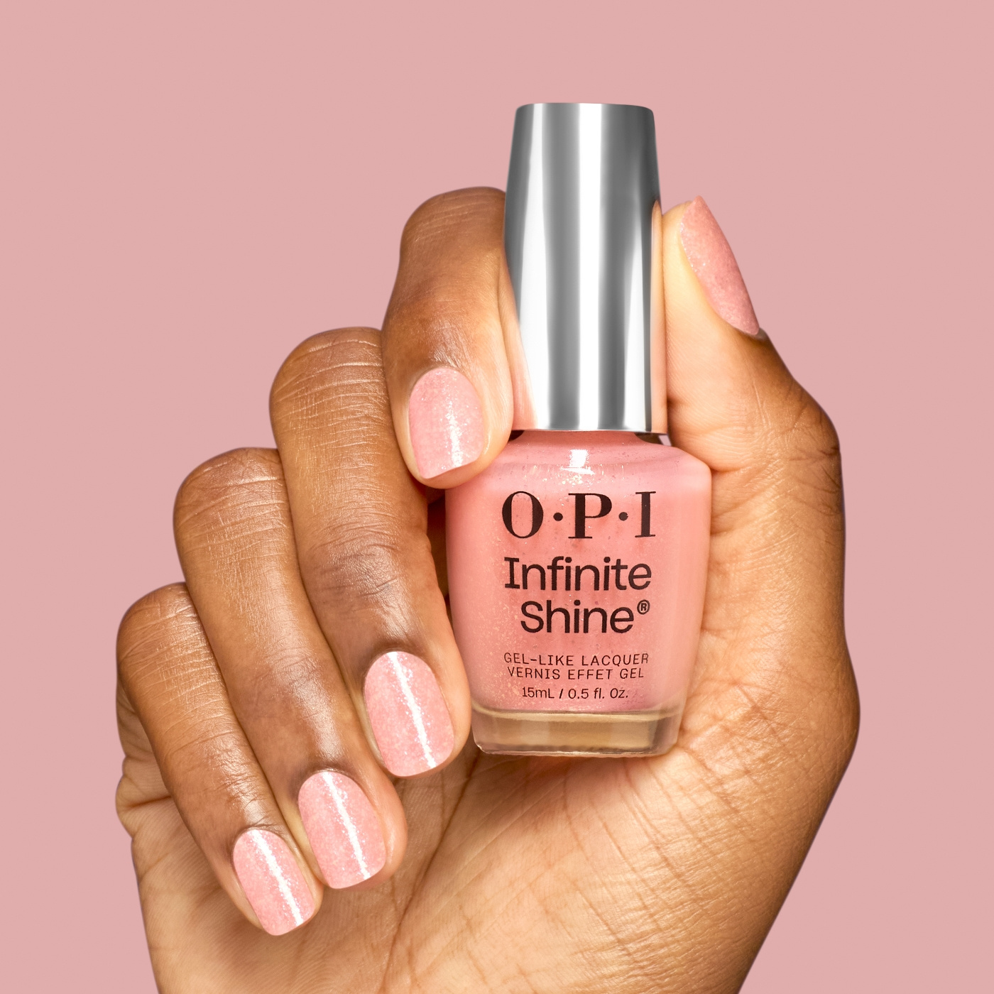 OPI IS Suzi''s Pedicure Throne - Persikorosa nagellack med gyllene glitter för en lyxig och lekfull manikyr