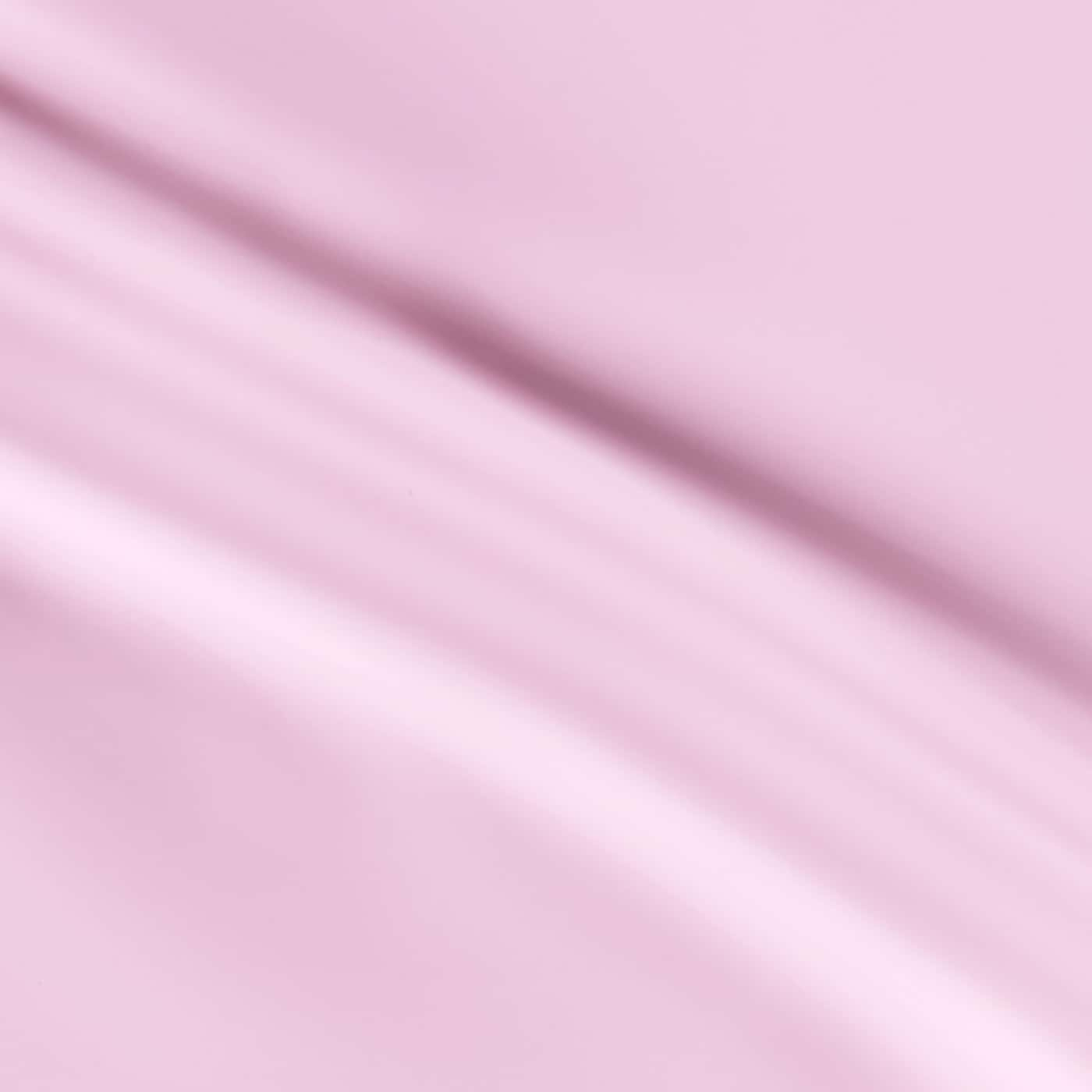 opi mod about me nagellack i mjuk lavendelrosa nyans med krämig finish som ger ett lugnt, elegant och harmoniskt uttryck