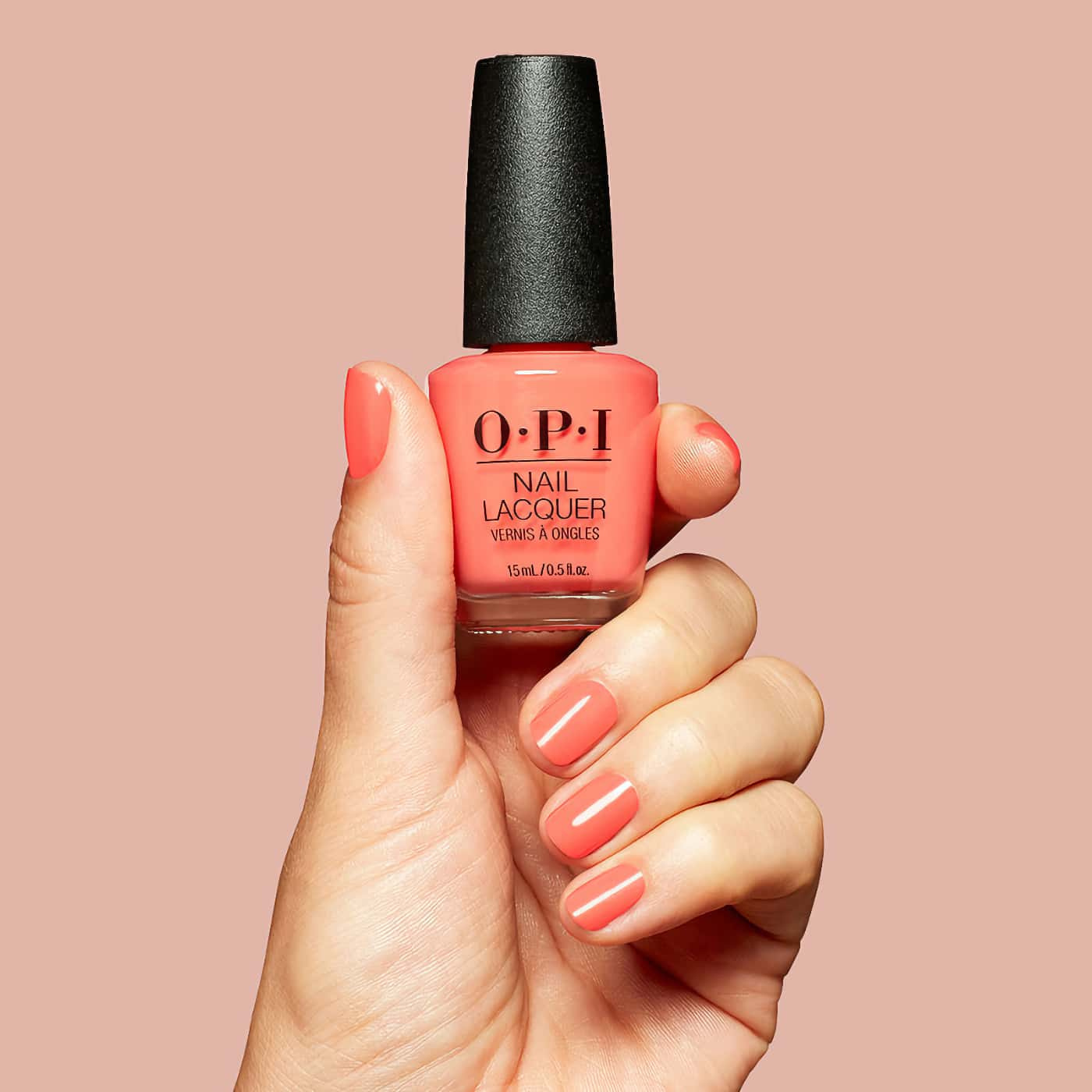 opi opicons shrimp cocktail nagellack i krämig korallorange nyans med heltäckande finish och slät yta utan skimmer