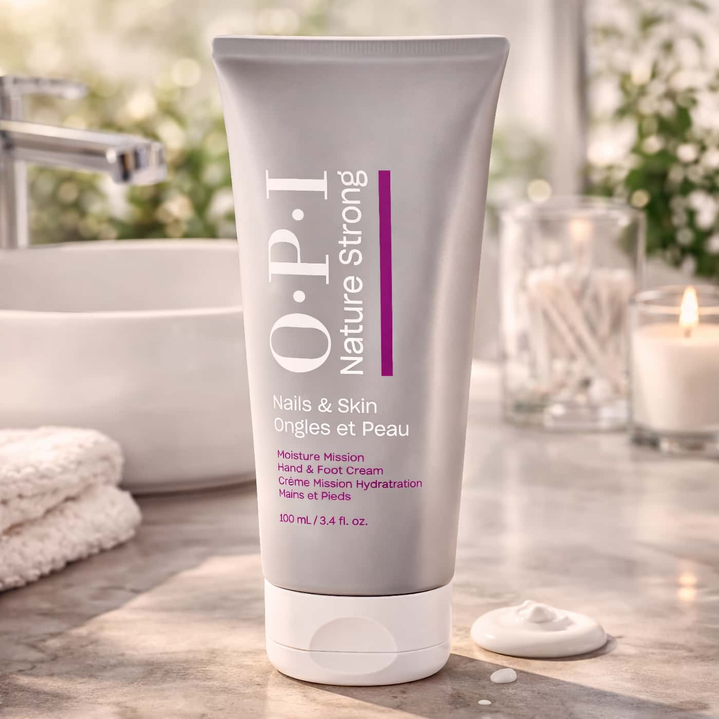 OPI Nature Strong Moisture Mission Hand & Foot Cream 100 ml återfuktande handkräm för torra händer och fötter