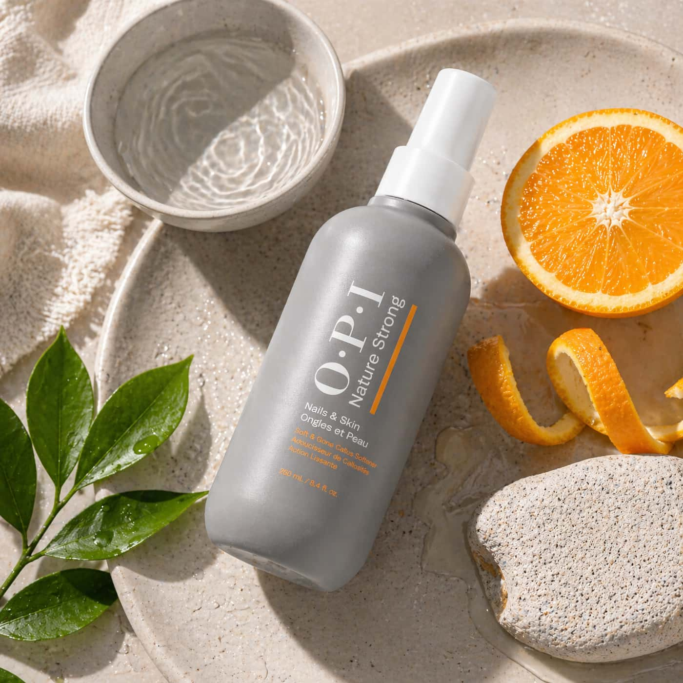 OPI Nature Strong Soft & Gone Callus Softener mjukgör förhårdnader och förbereder huden för fotvård